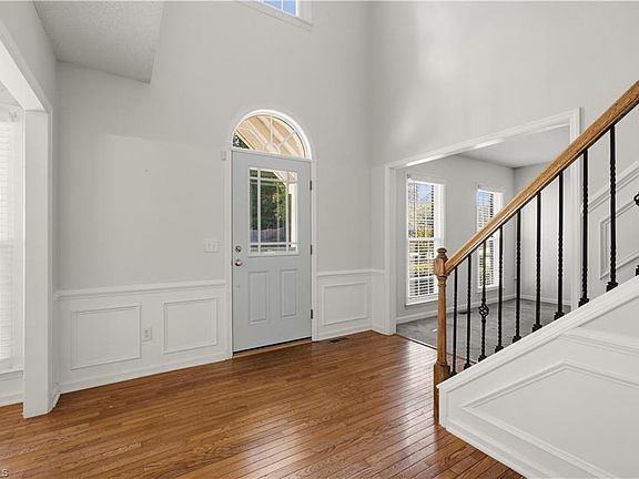 4th image of 3609 Blairwood St