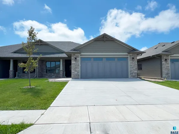 7101 E Copper Stone Cir, Sioux Falls, SD 57110