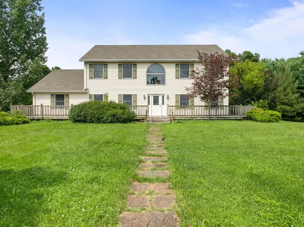 28810 Coulter St, Edwardsburg, MI 49112