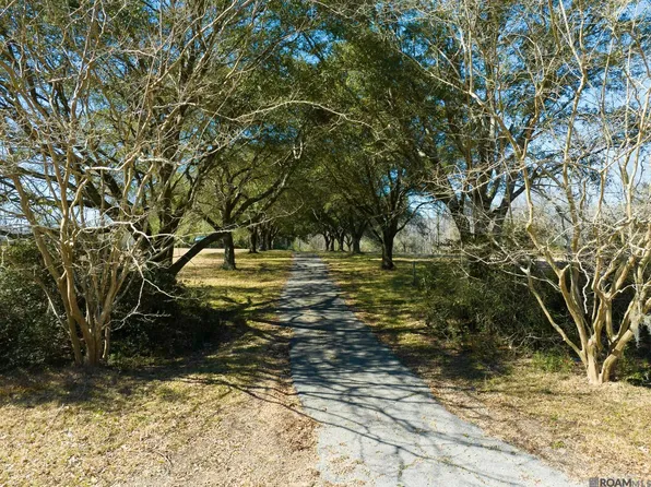 4993 Daniel Porche Rd, Saint Francisville, LA 70775