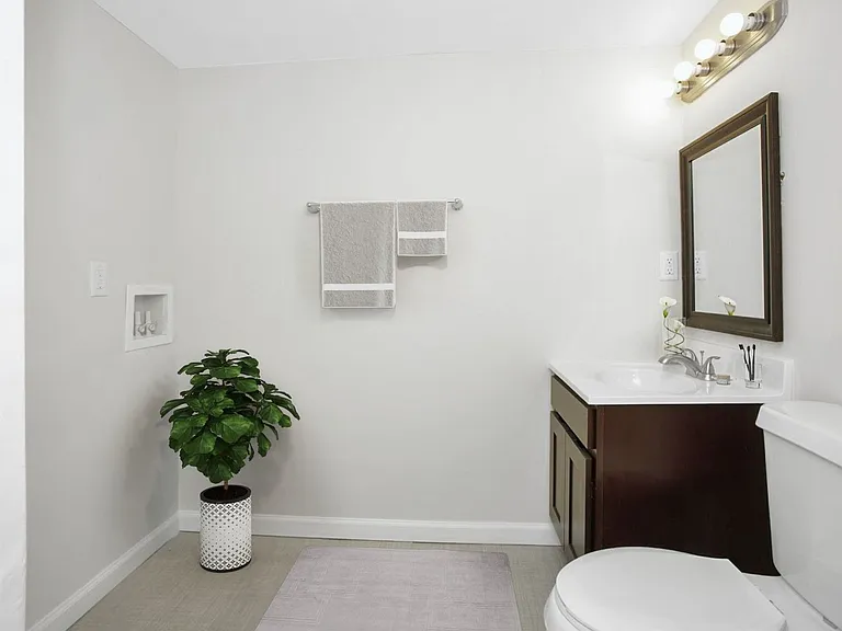 Broadway Townhomes — Photo 17