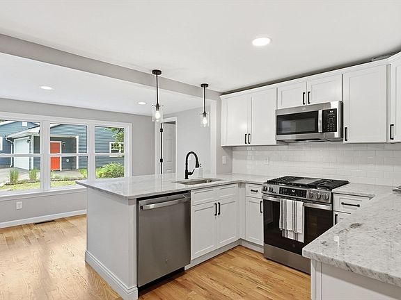 2nd image of 208 N Elm St