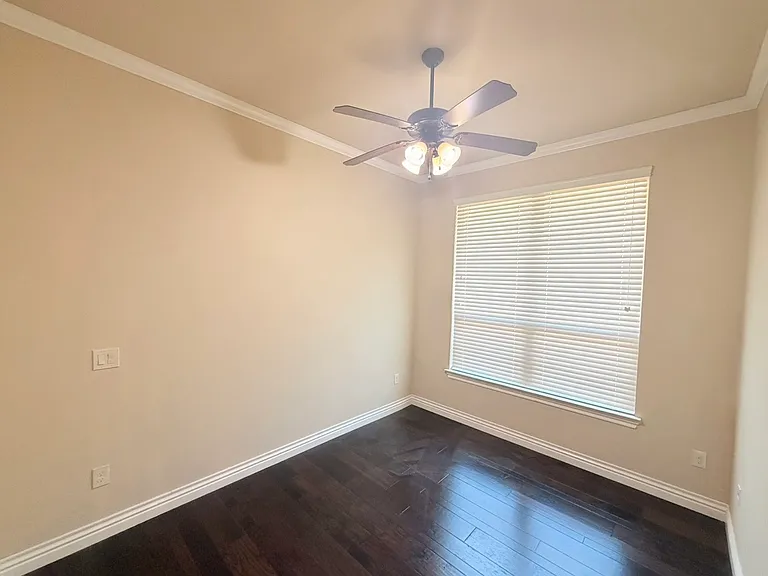 2413 NW 159th Ter — Photo 11