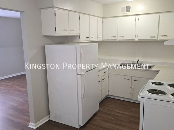 100 Summit Dr APT 12