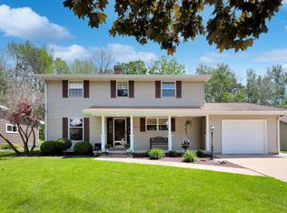 1419 Lee Cir, Manitowoc, WI 54220