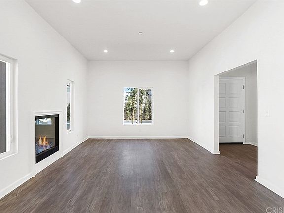 5th image of 15932 Ward Ct