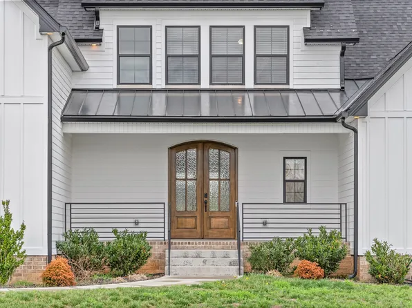 105 Sarah Frances Ct, Clarksville, TN 37043