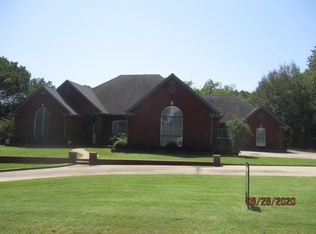 118 Country Club Rd, Ardmore, OK 73401