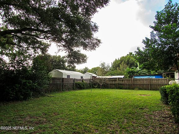 4th image of 1065 UNDERHILL Drive