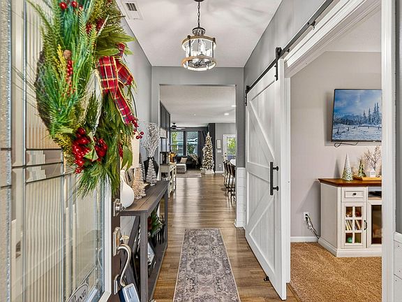 4th image of 913 Zeller Cir