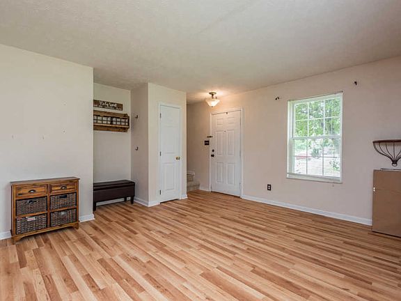 5th image of 3501 Crossroads Way