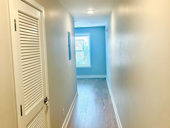 2nd image of 1817 Maryland Ave #404