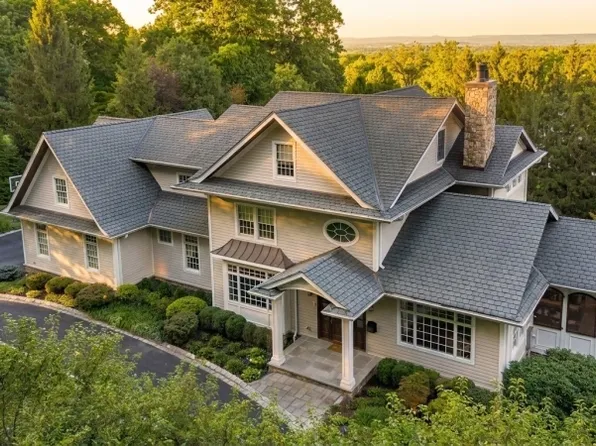 104 Laurel Hill Rd, Mountain Lakes Boro, NJ 07046