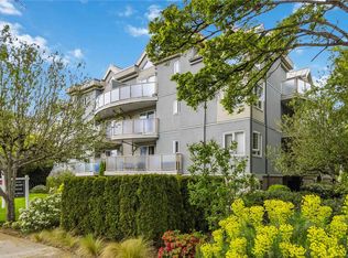 2710 Grosvenor Rd, Victoria, BC V8T 3M9