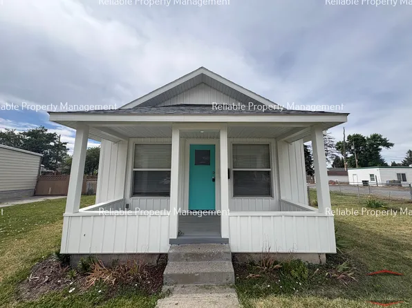 489 N Broadway St, Blackfoot, ID 83221