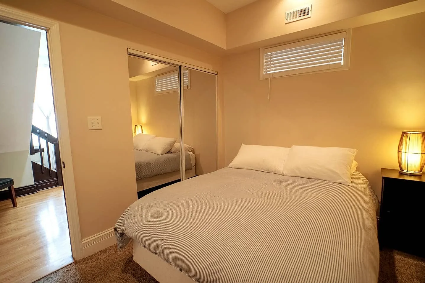 4 bed, 2450 sqft, $4,950 — Photo 2