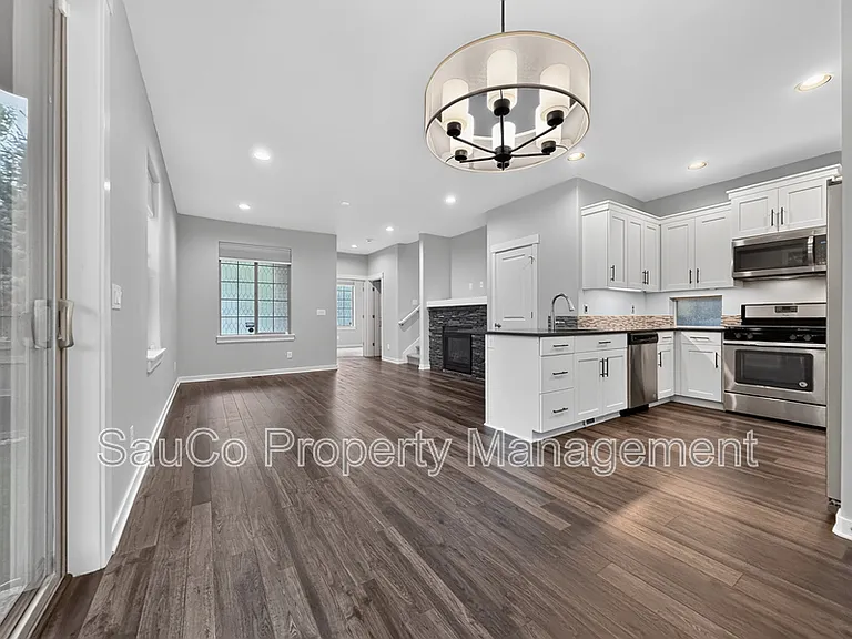 822 SE Bacarra St — Photo 10