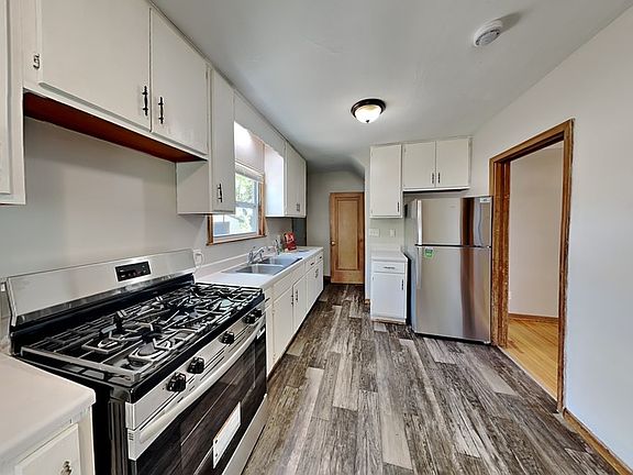5th image of 1946 Cottage Ave E