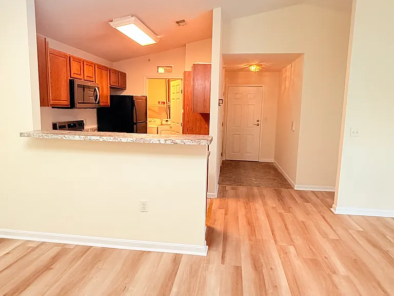 3044 Westminster Dr #309 — Photo 8