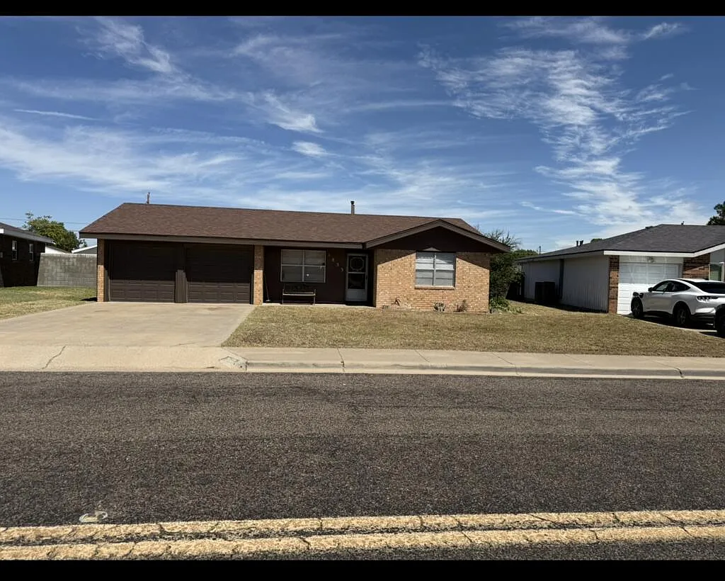 3 bed, 2.0 bath, 1122 sqft, $1,850 — Photo 1