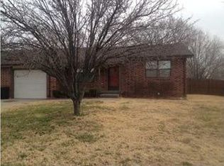 1600 N Fairway Dr, Augusta, KS 67010