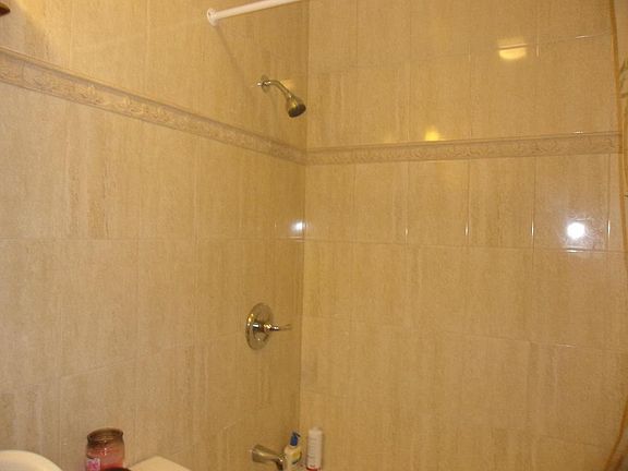 4th image of 50-11 194th St