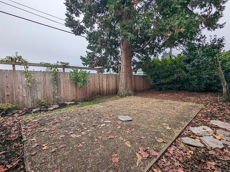 175 Ash St — Photo 21