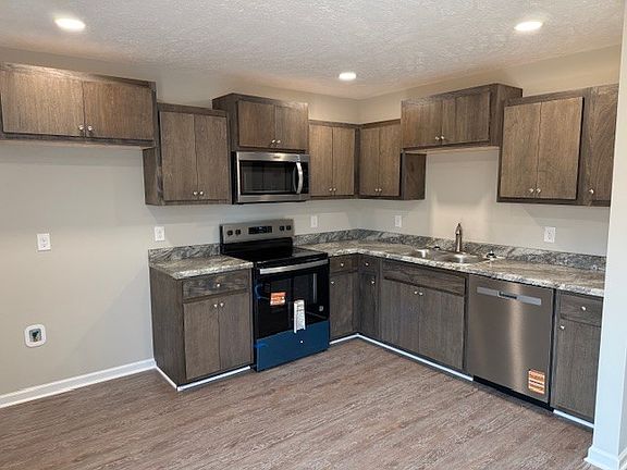 2nd image of 3336 Oak Grove Rd