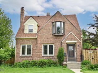 3786 S 35th St, Greenfield, WI 53221