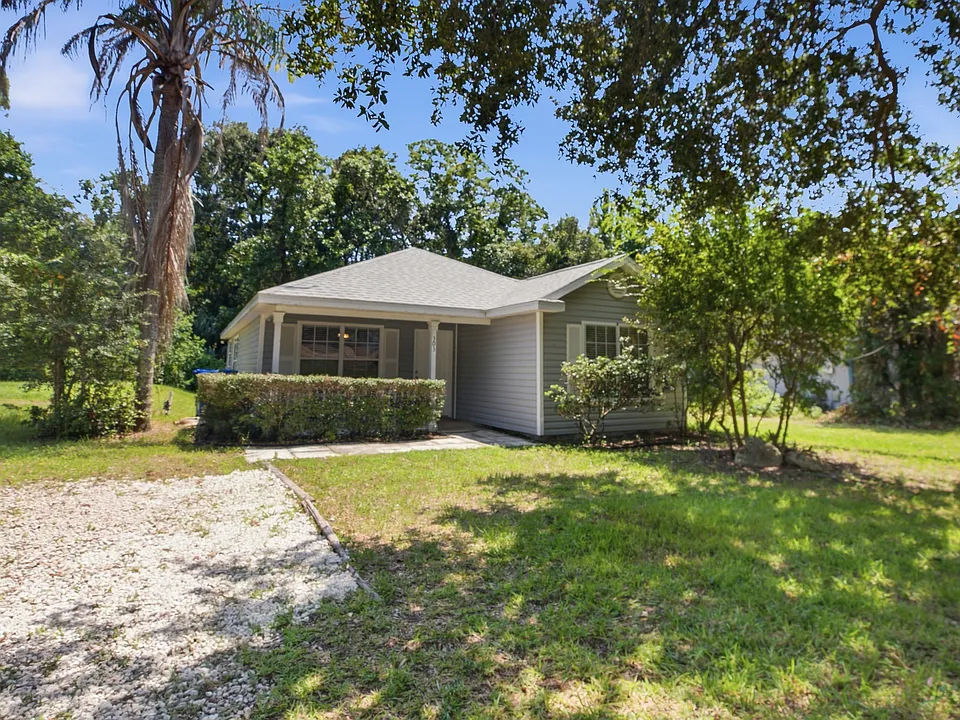 303 Harvard Rd