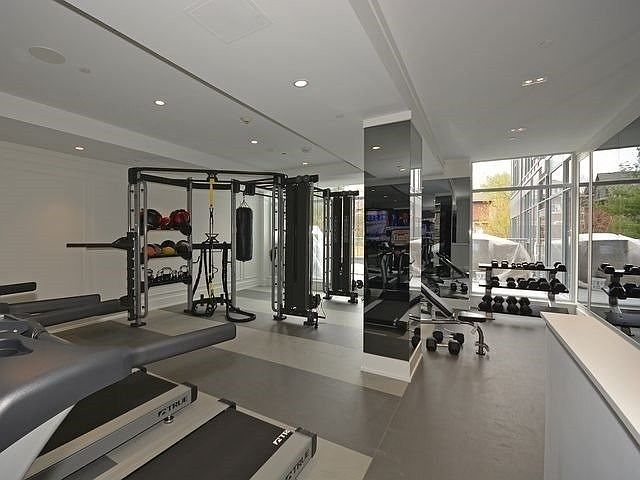 1st image of 6 Parkwood Ave #309