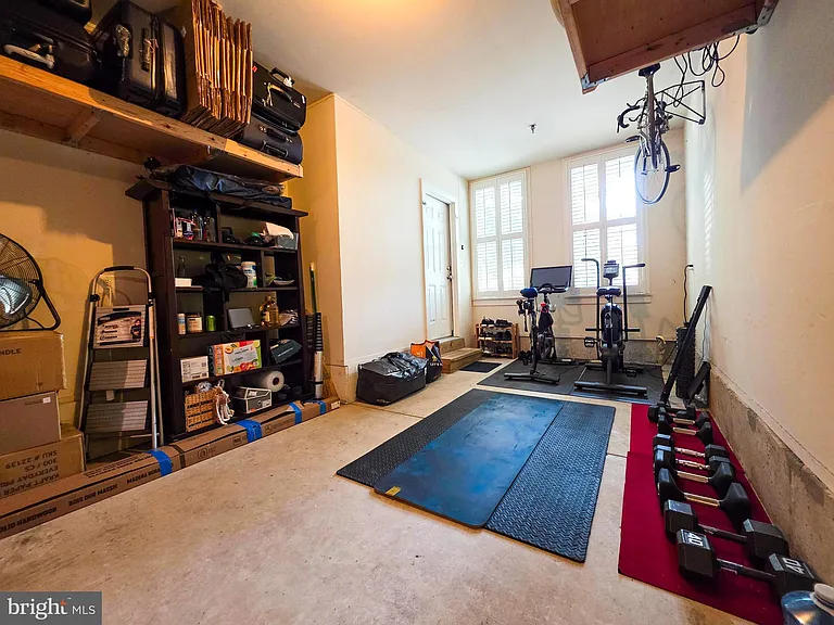 729 N Alfred St — Photo 28