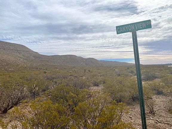 5th image of 4 Canyon View Dr