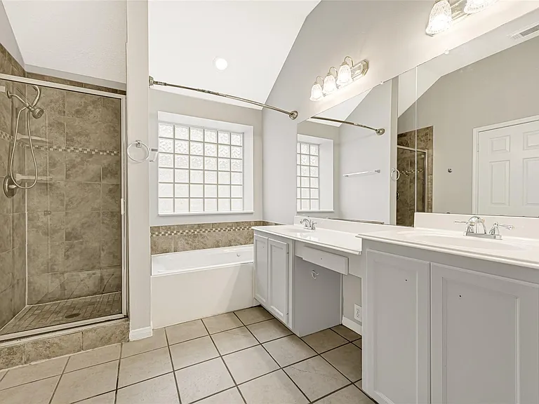 10323 Emerald Pine Dr — Photo 15