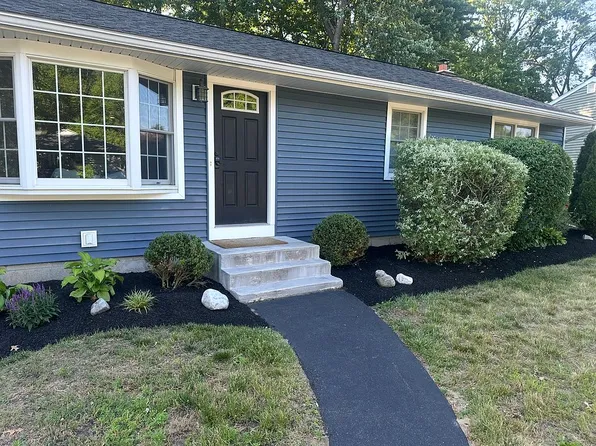 20 Tipton Dr, Loudonville, NY 12211