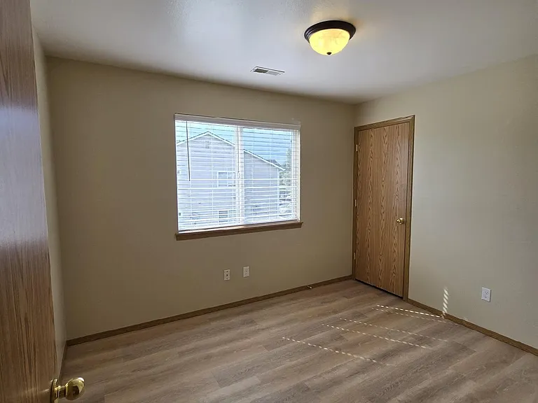 2105 E White Oak Ct #202 — Photo 12
