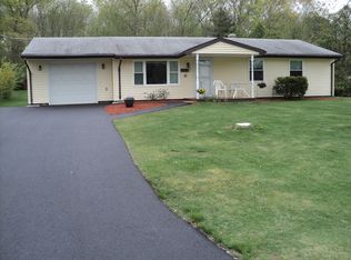 10 Rosewood Dr, Swansea, MA 02777