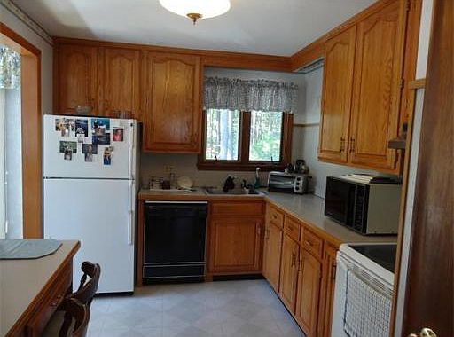 5th image of 18 Hazelwood Dr