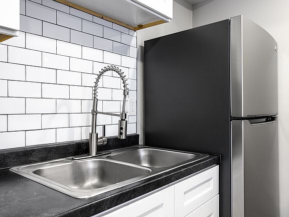 3rd image of 1187 Woodwind Dr #1187