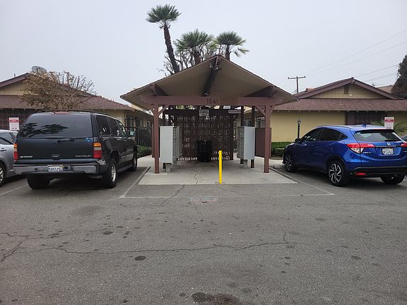 3rd image of 1541 E La Palma Ave