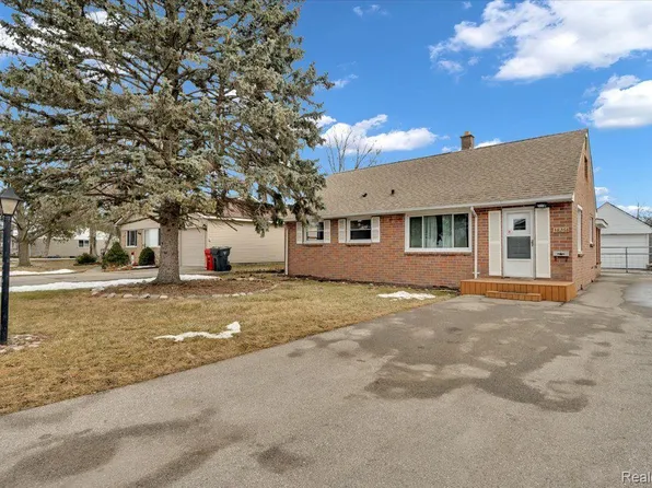 38268 Mallast St, Harrison Township, MI 48045