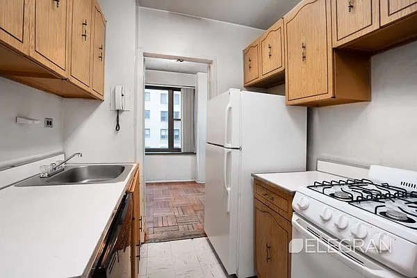 Sold by (Legacy) Elegran | media 13