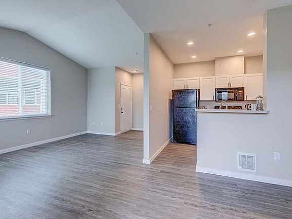 4th image of 2301 62nd Ave E #11-106