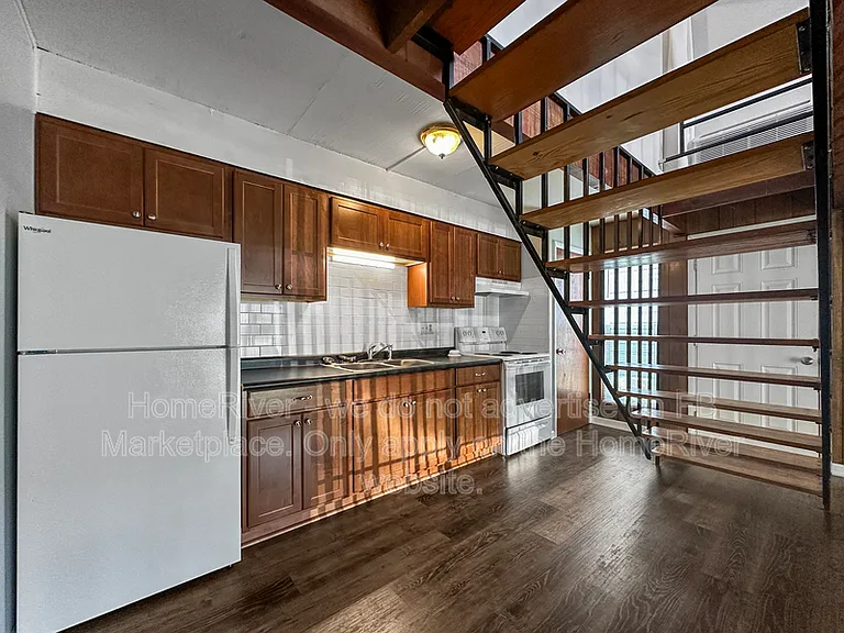 64 Cross St #B — Photo 4