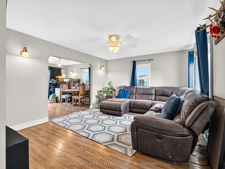 1019 Niagara St — Photo 12