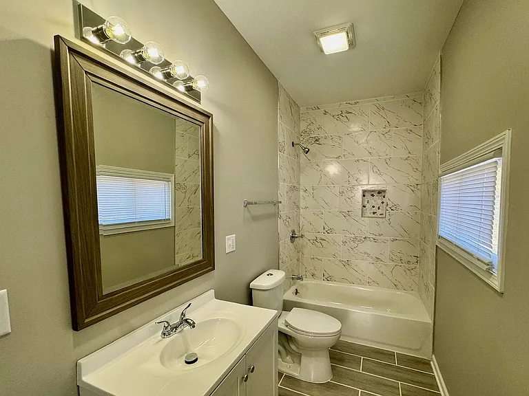 4725 Southern Pkwy #1 — Photo 11