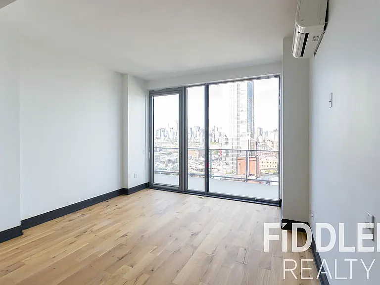 42-20 27th St #1901 — Photo 2
