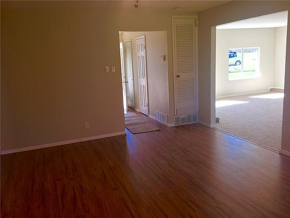 4th image of 4205 Brambleton Pl
