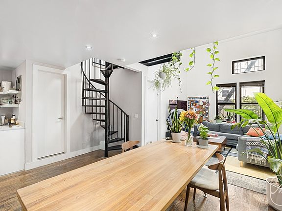 3rd image of 416 W 23rd St APT 6C
