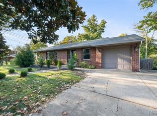 65 Ridge Line Dr, Saint Louis, MO 63122